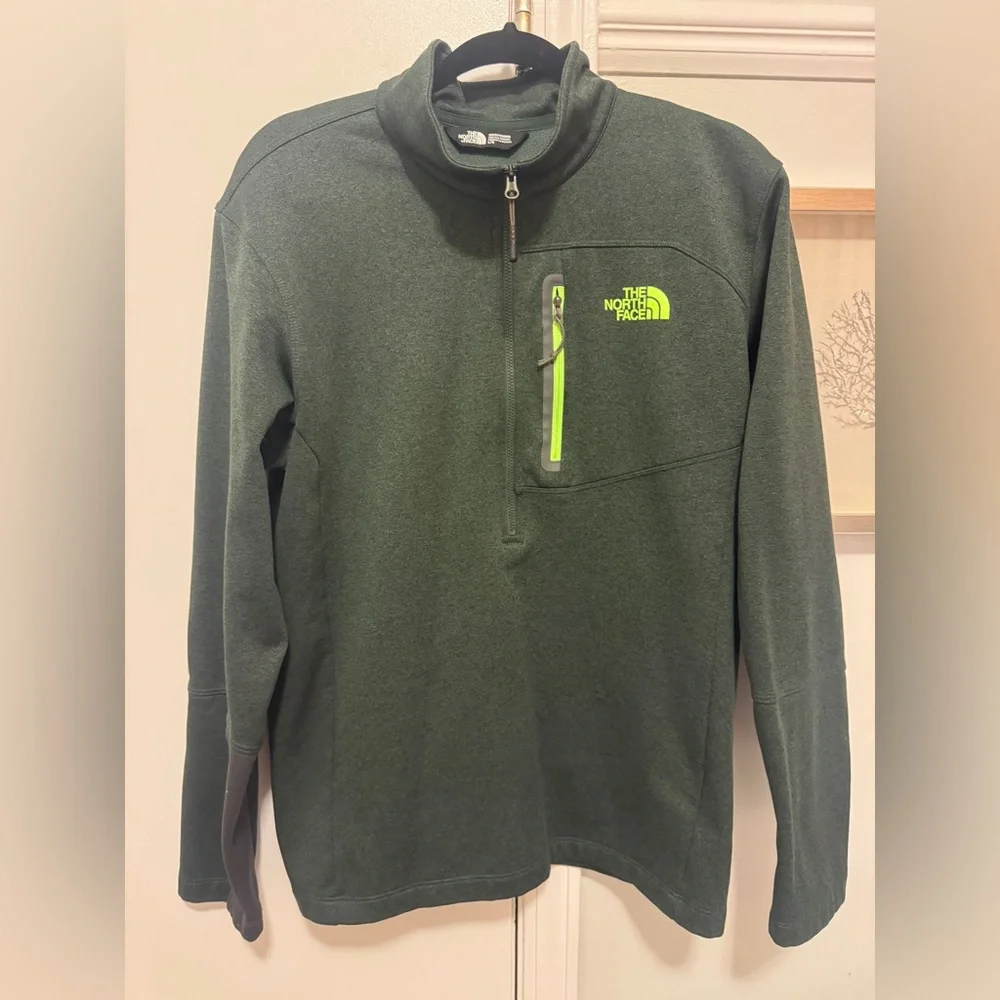 The North Face Green 1/4 Zip Pullover with Neon Yellow Details Size‎ Large